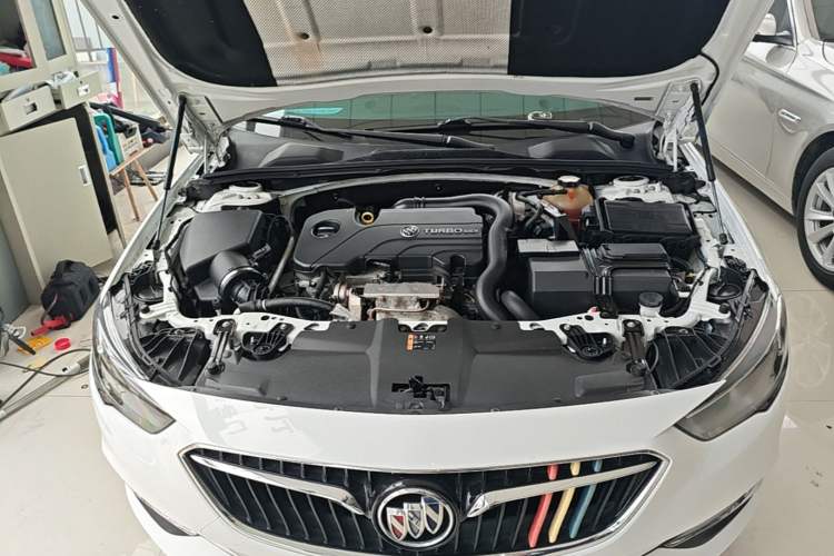 Used Buick Regal 2019 20T Elite Version China VI Standard Engine Bay