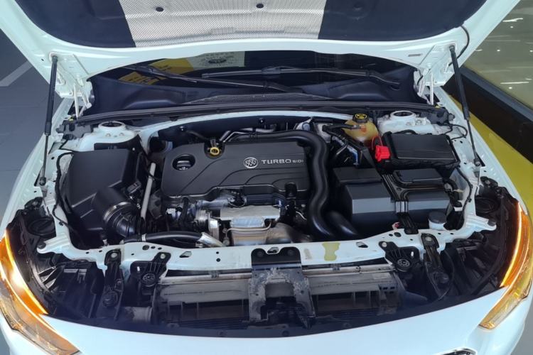 Used Buick Regal 2019 20T Elite Version China VI Standard Engine Bay