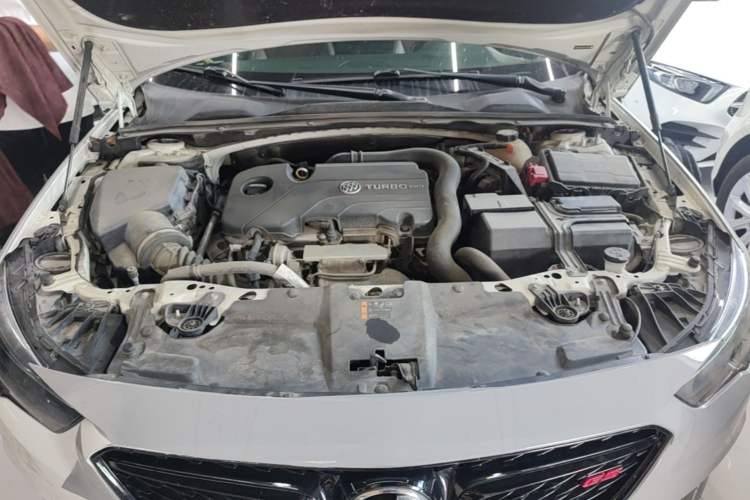 Used Buick Regal 2019 20T Elite Version China VI Standard Engine Bay