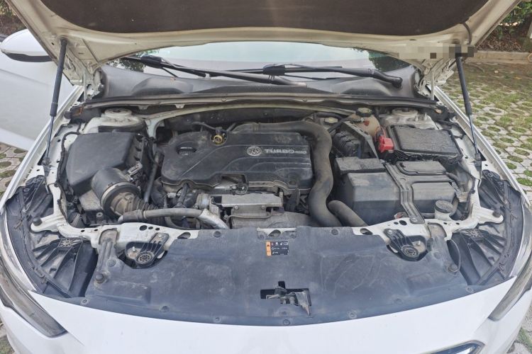 Used Buick Regal 2019 20T Luxury Model China V Standard Engine Bay