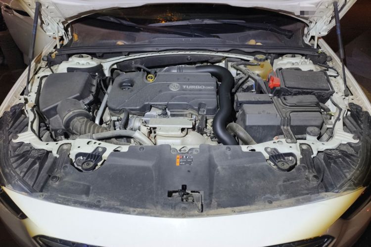 Used Buick Regal 2019 20T Luxury Model China VI Standard Engine Bay