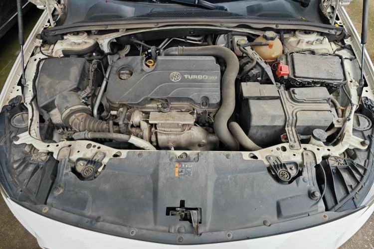 Used Buick Regal 2019 20T Elite Version China VI Standard Engine Bay