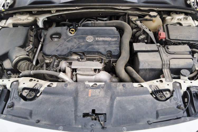 Used Buick Regal 2019 20T Elite Version China VI Standard Engine Bay