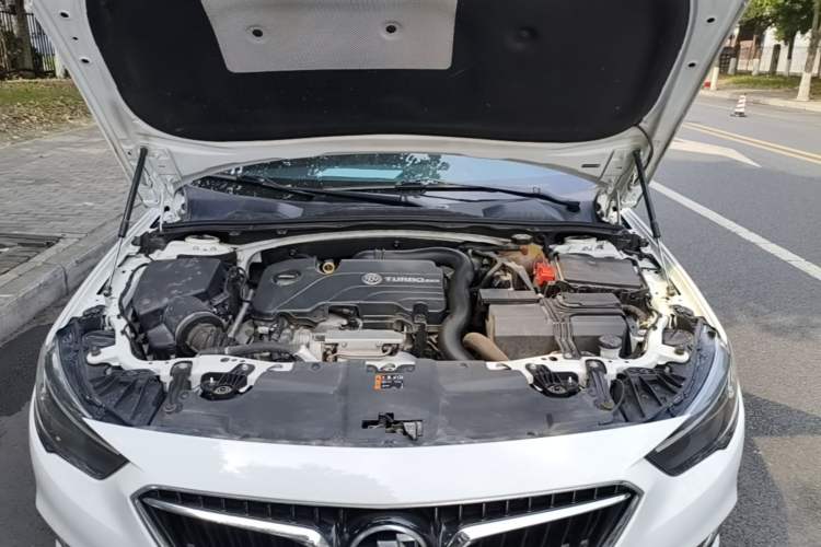 Used Buick Regal 2019 20T Elite Version China VI Standard Engine Bay