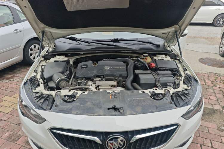 Used Buick Regal 2019 20T Luxury Model China VI Standard Engine Bay