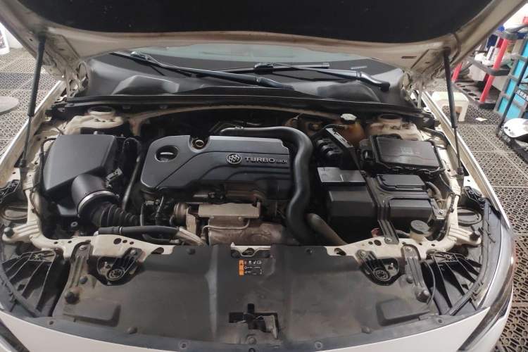 Used Buick Regal 2019 20T Elite Version China VI Standard Engine Bay