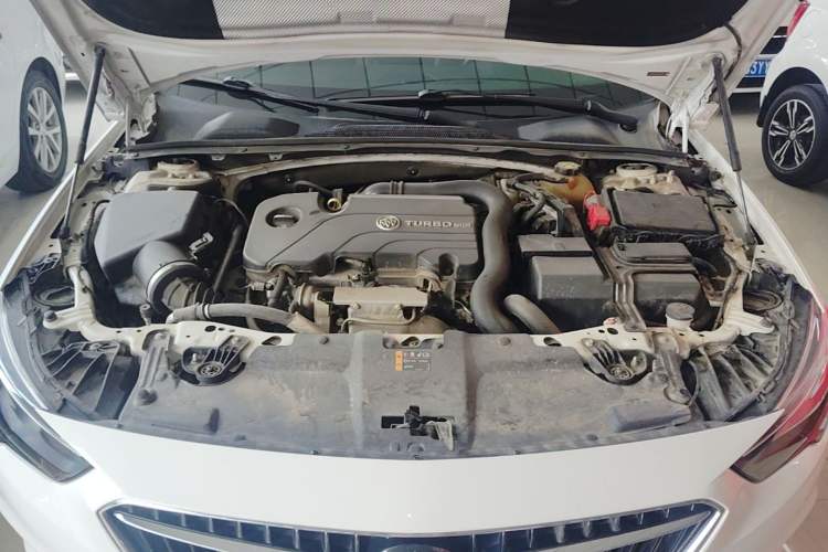 Used Buick Regal 2019 20T Elite Version China VI Standard Engine Bay