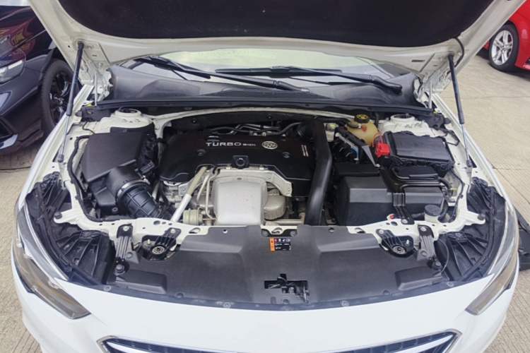 Used Buick Regal 2019 28T Luxury Edition China VI Engine Bay