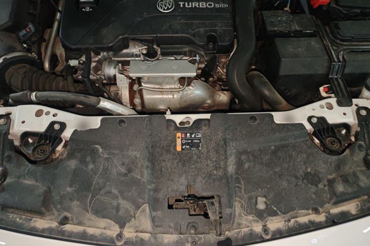 Used Buick Regal 2019 20T Elite Version China VI Standard Engine Bay