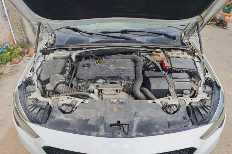 Used Buick Regal 2019 20T Elite Version China VI Standard Engine Bay