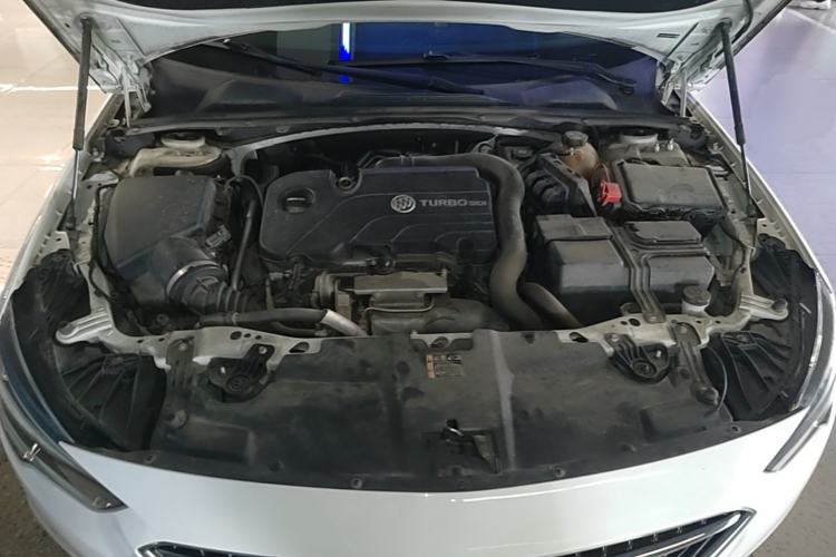 Used Buick Regal 2019 20T Luxury Model China V Standard Engine Bay