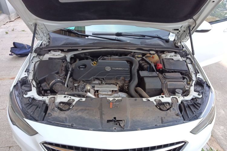Used Buick Regal 2019 20T Elite Version China V Standard Engine Bay