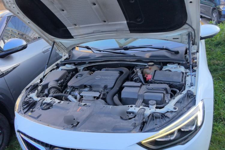 Used Buick Regal 2019 20T Luxury Model China VI Standard Engine Bay