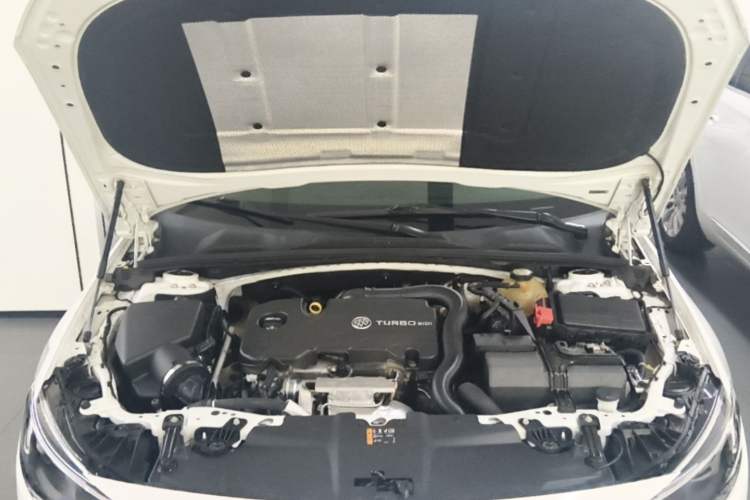 Used Buick Regal 2019 20T Elite Version China VI Standard Engine Bay