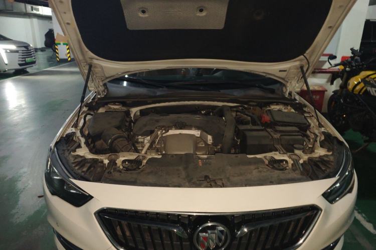 Used Buick Regal 2019 28T Luxury Edition China VI Engine Bay