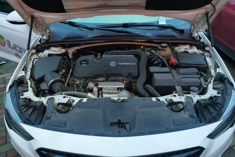 Used Buick Regal 2019 20T Elite Version China VI Standard Engine Bay