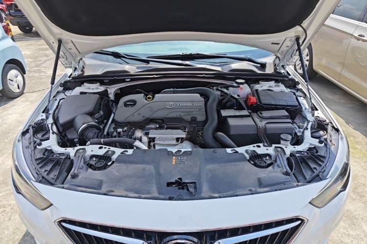 Used Buick Regal 2019 20T Elite Version China VI Standard Engine Bay