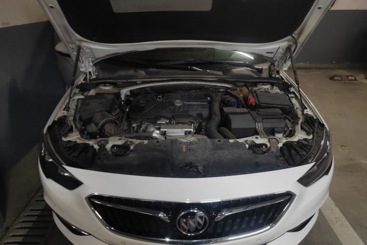 Used Buick Regal 2019 20T Luxury Model China V Standard Engine Bay