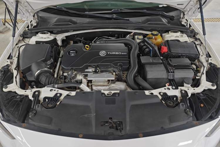 Used Buick Regal 2019 20T Elite Version China V Standard Engine Bay