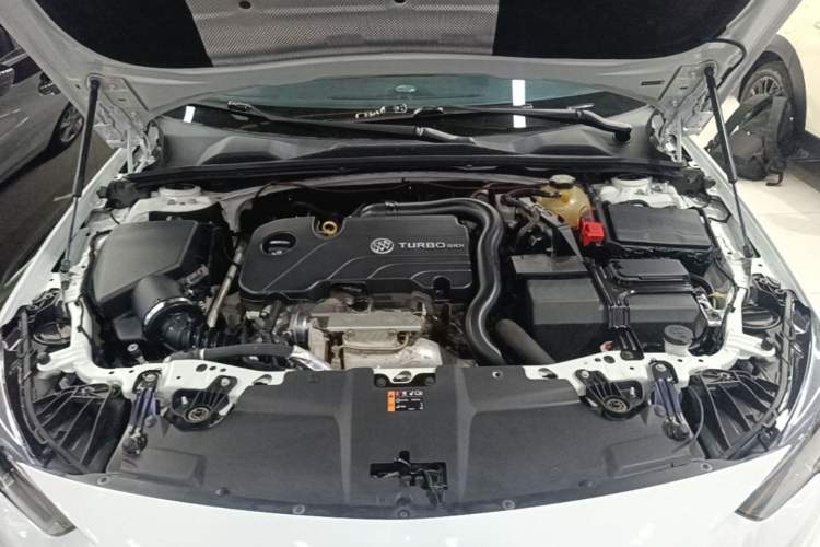 Used Buick Regal 2019 20T Elite Version China VI Standard Engine Bay