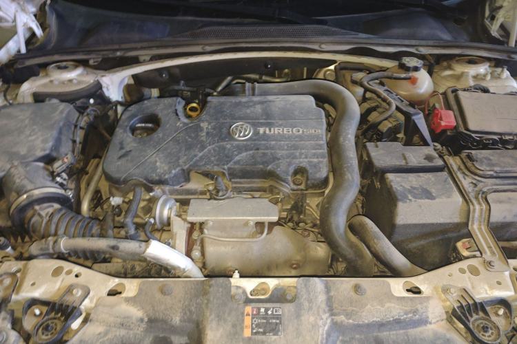 Used Buick Regal 2019 20T Elite Version China VI Standard Engine Bay
