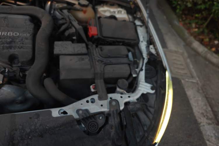 Used Buick Regal 2019 20T Elite Version China VI Standard Engine Bay Left