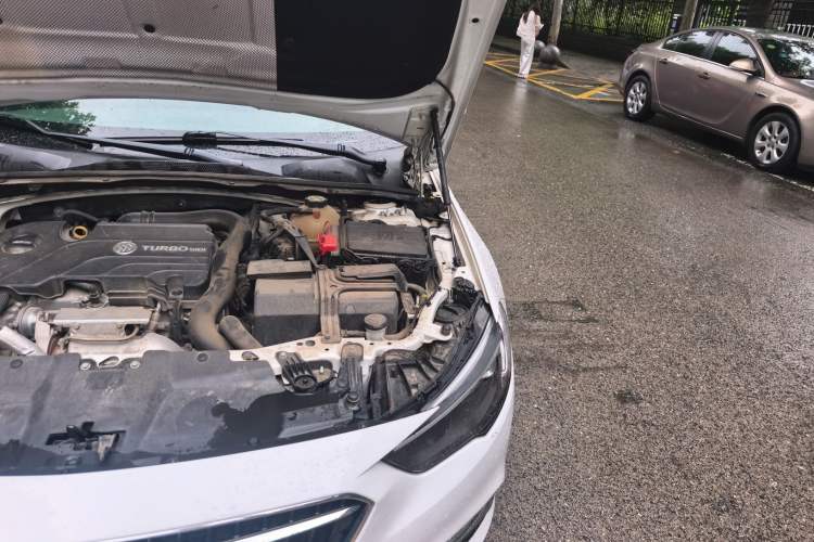 Used Buick Regal 2019 20T Elite Version China VI Standard Engine Bay Left