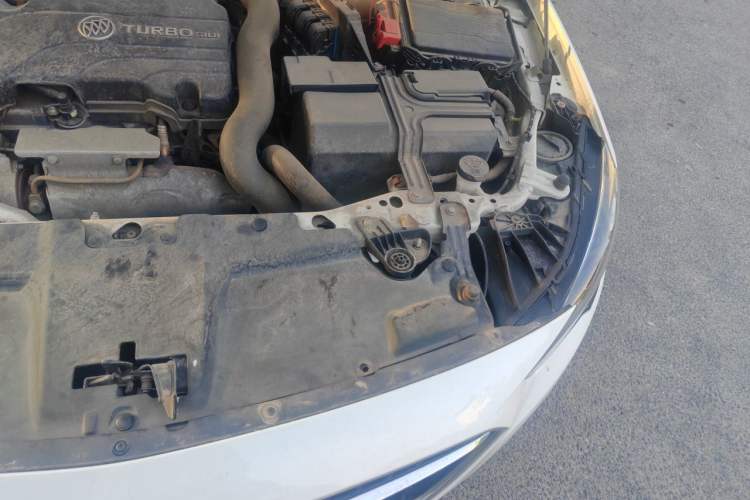 Used Buick Regal 2019 20T Elite Version China VI Standard Engine Bay Left