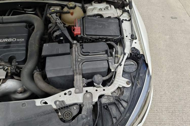 Used Buick Regal 2019 20T Elite Version China VI Standard Engine Bay Left