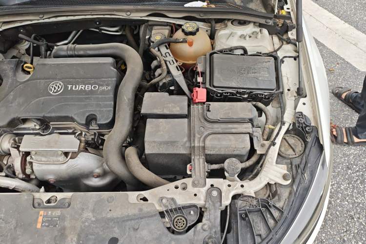Used Buick Regal 2019 20T Elite Version China VI Standard Engine Bay Left