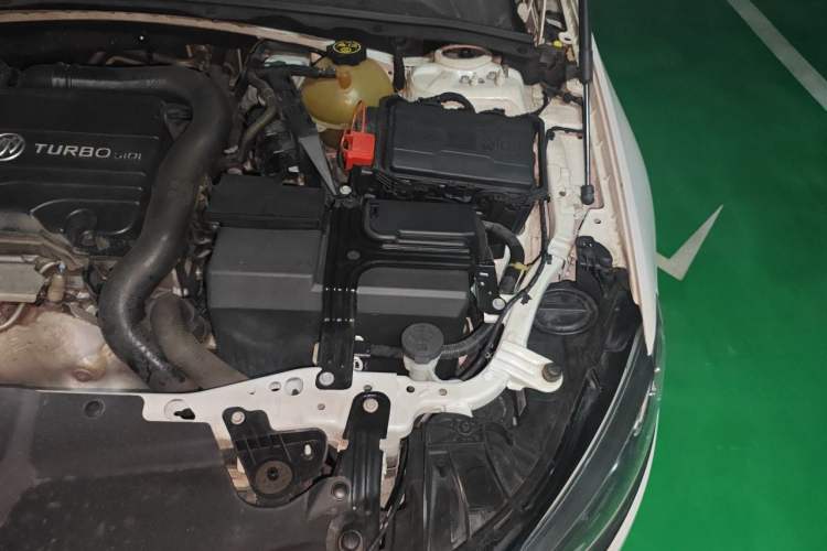 Used Buick Regal 2019 20T Elite Version China VI Standard Engine Bay Left