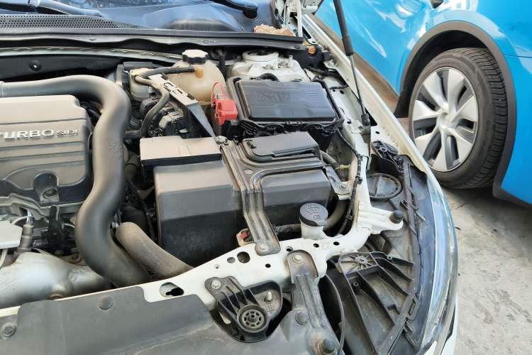 Used Buick Regal 2019 20T Elite Version China VI Standard Engine Bay Left