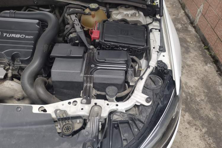 Used Buick Regal 2019 20T Elite Version China VI Standard Engine Bay Left