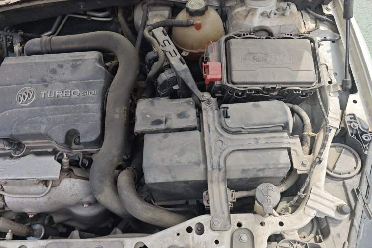Used Buick Regal 2019 20T Elite Version China VI Standard Engine Bay Left