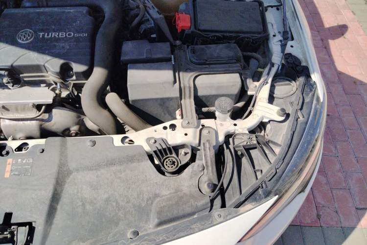 Used Buick Regal 2019 20T Elite Version China VI Standard Engine Bay Left