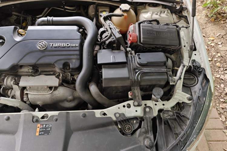 Used Buick Regal 2019 20T Elite Version China VI Standard Engine Bay Left