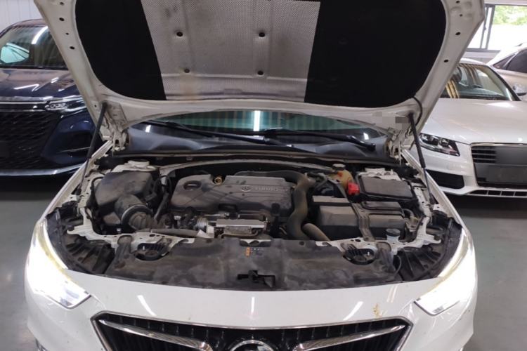 Used Buick Regal 2019 20T Elite Version China VI Standard Engine Bay