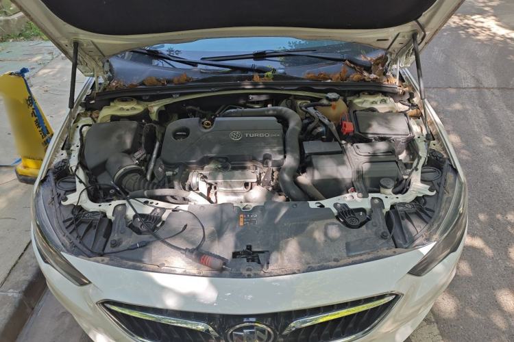 Used Buick Regal 2019 20T Elite Version China VI Standard Engine Bay
