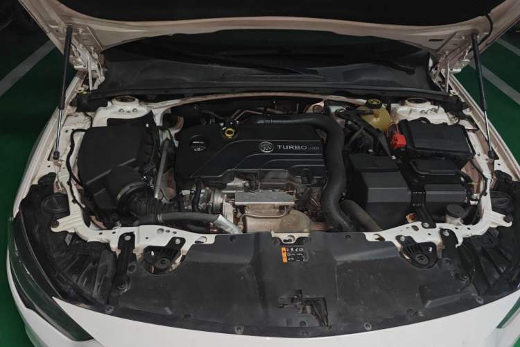 Used Buick Regal 2019 20T Elite Version China VI Standard Engine Bay