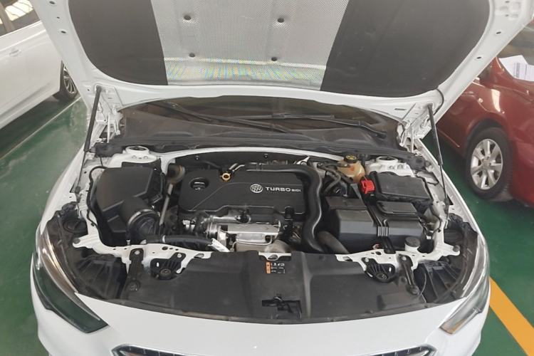 Used Buick Regal 2019 20T Elite Version China VI Standard Engine Bay