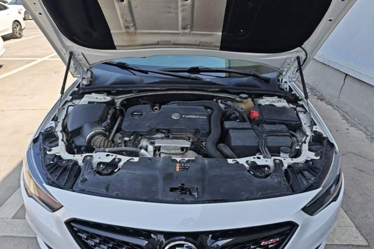 Used Buick Regal 2019 20T Elite Version China VI Standard Engine Bay