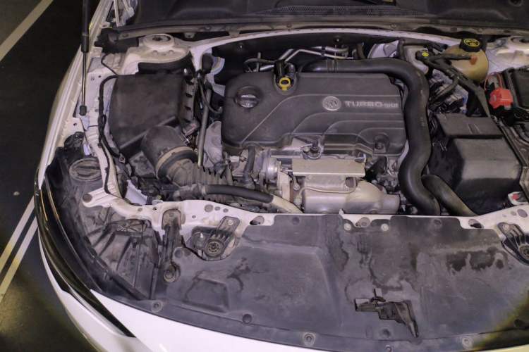 Used Buick Regal 2019 Revised 20T Luxury Version China VI Standard Engine Bay Right