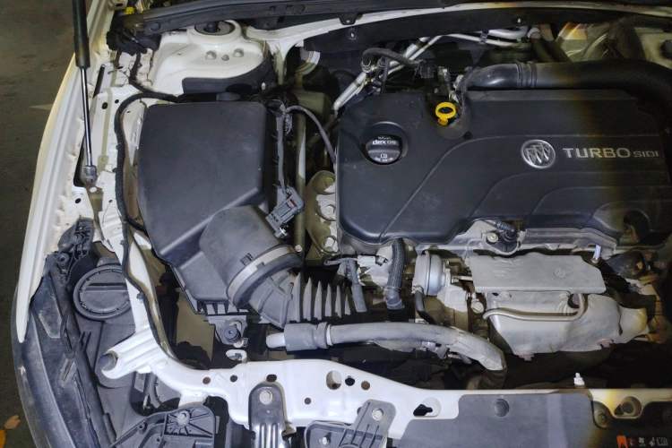 Used Buick Regal 2019 20T Elite Version China VI Standard Engine Bay Right