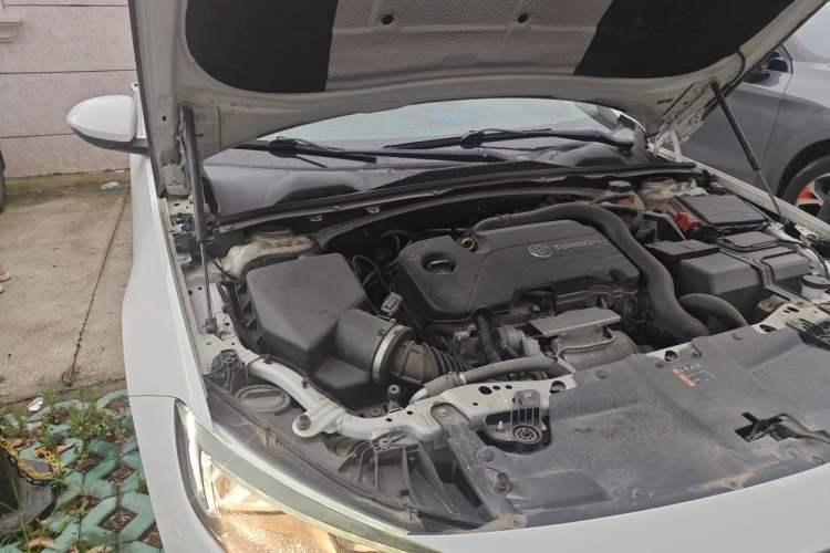 Used Buick Regal 2019 20T Elite Version China VI Standard Engine Bay Right