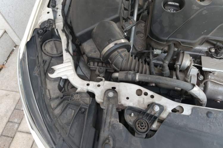 Used Buick Regal 2019 20T Elite Version China VI Standard Engine Bay Right