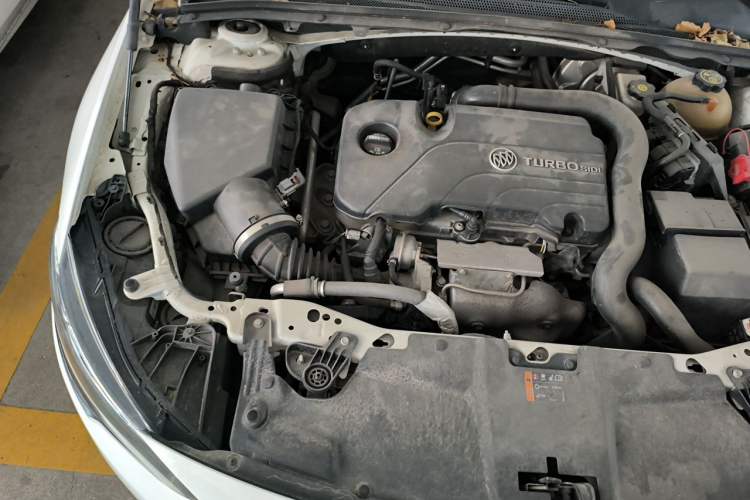 Used Buick Regal 2019 20T Elite Version China VI Standard Engine Bay Right
