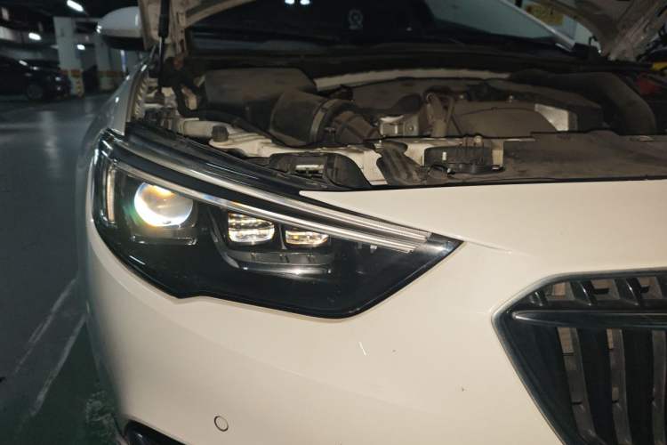 Used Buick Regal 2019 28T Luxury Edition China VI Engine Bay Right
