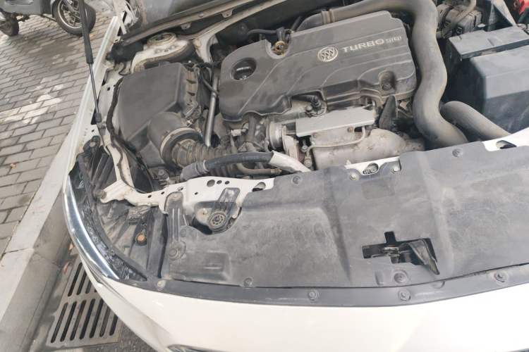 Used Buick Regal 2019 20T Elite Version China VI Standard Engine Bay Right