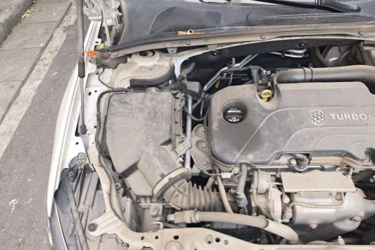 Used Buick Regal 2019 Revised 20T Luxury Version China VI Standard Engine Bay Right