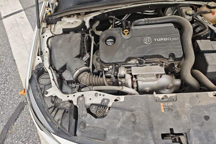 Used Buick Regal 2019 20T Elite Version China VI Standard Engine Bay Right